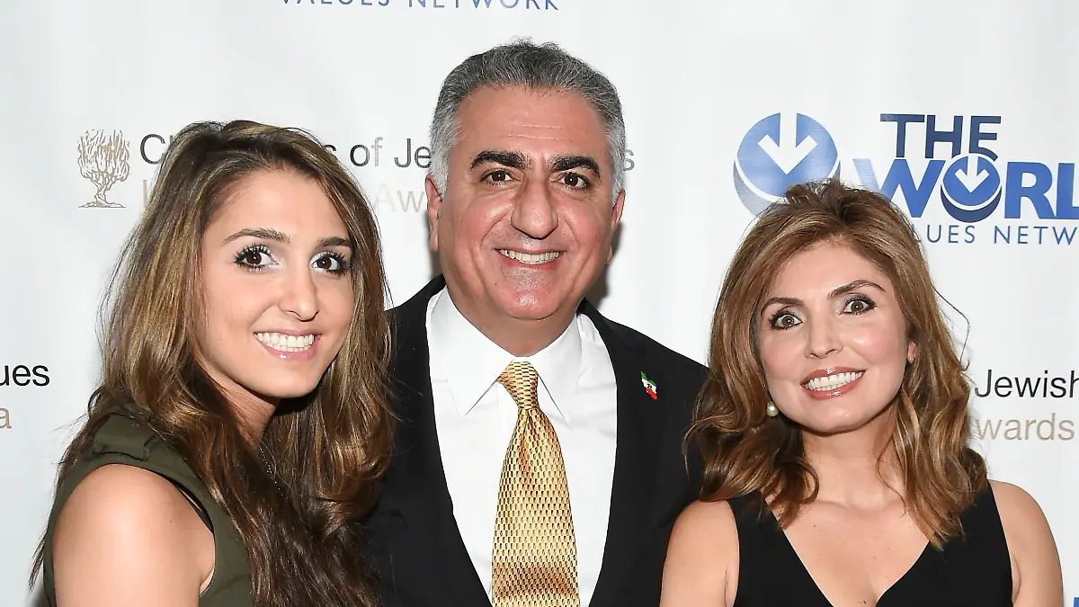Reza Pahlavi mit Frau Yasmine Pahlavi und Tochter Iman Pahlavi