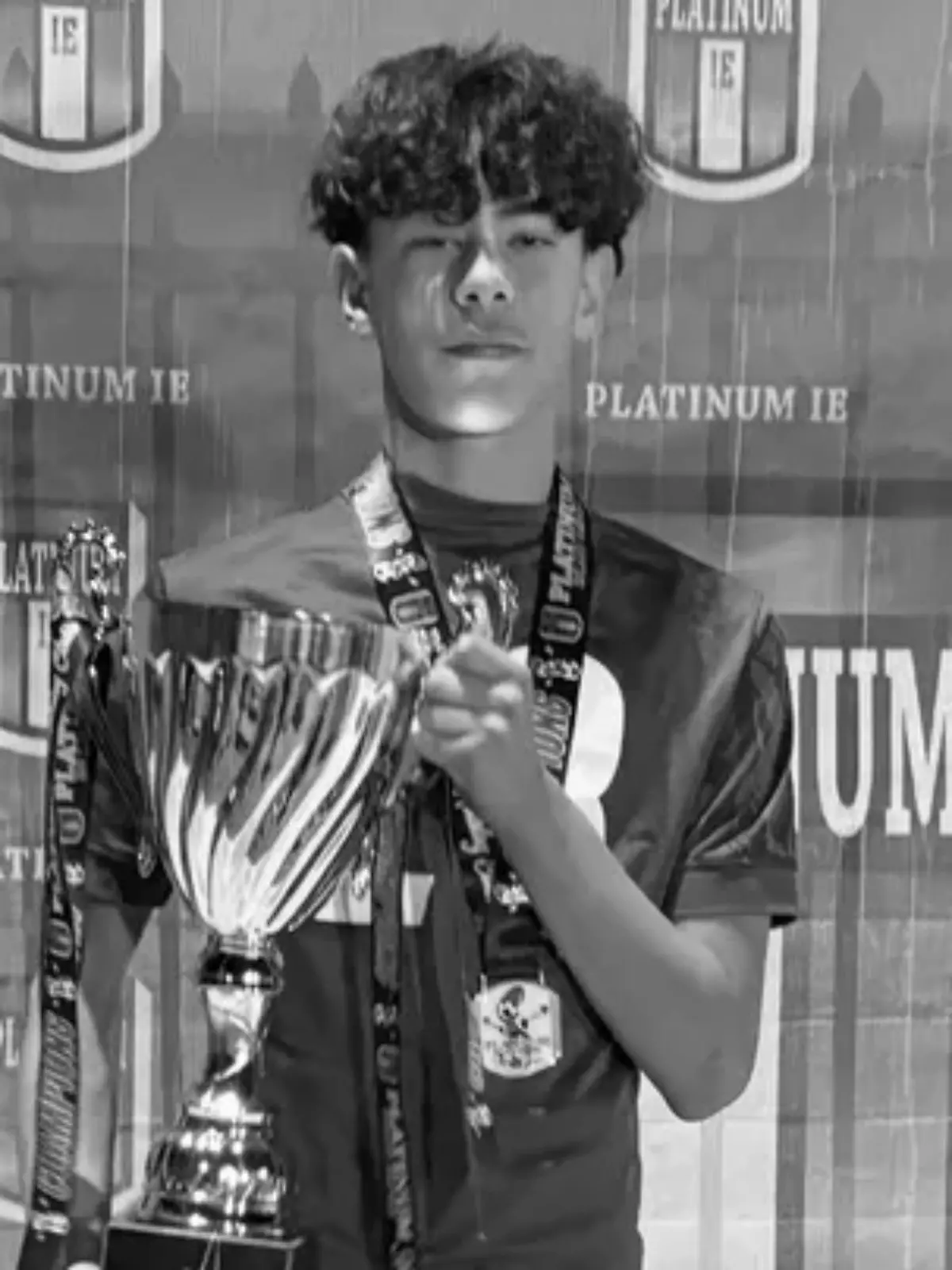 Bild zu: "Herzstillstand! Zwölfjähriger bricht beim Fußballtraining plötzlich zusammen"