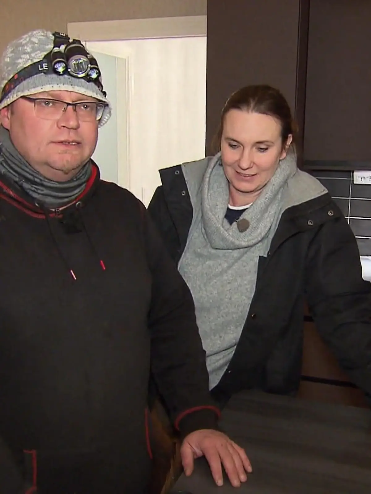 Bild zu: "Kann die Familie endlich in das neue Haus einziehen?"