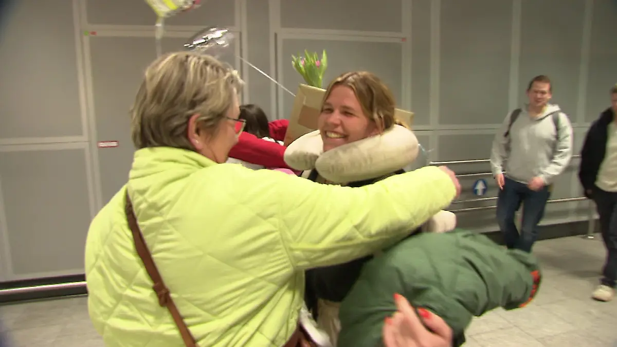 Von Dortmund aus haben Lara und Rojas Mütter versucht, bestmöglich zu helfen und die beiden so schnell wie möglich nach Hause zu holen.