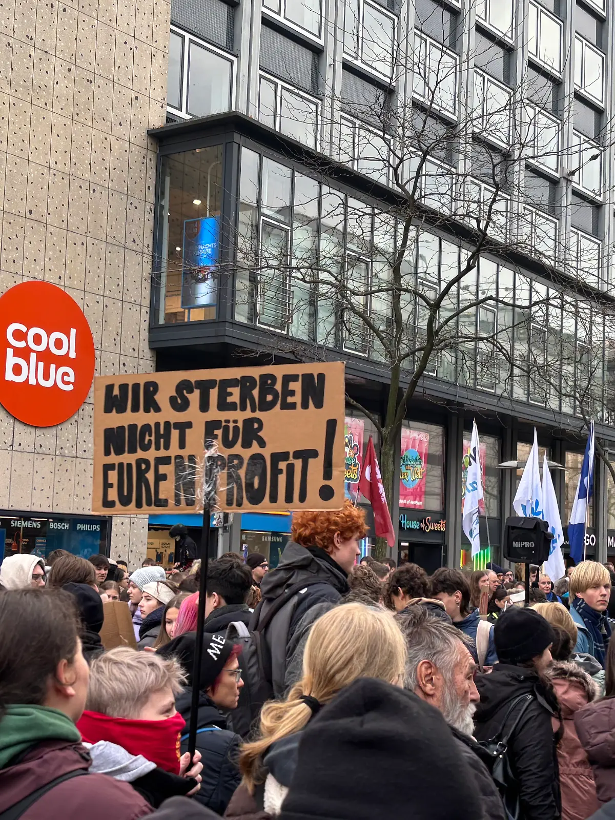 Bild zu: "Neue Wehrpflicht-Regeln sorgen für Schülerproteste in Norddeutschland"