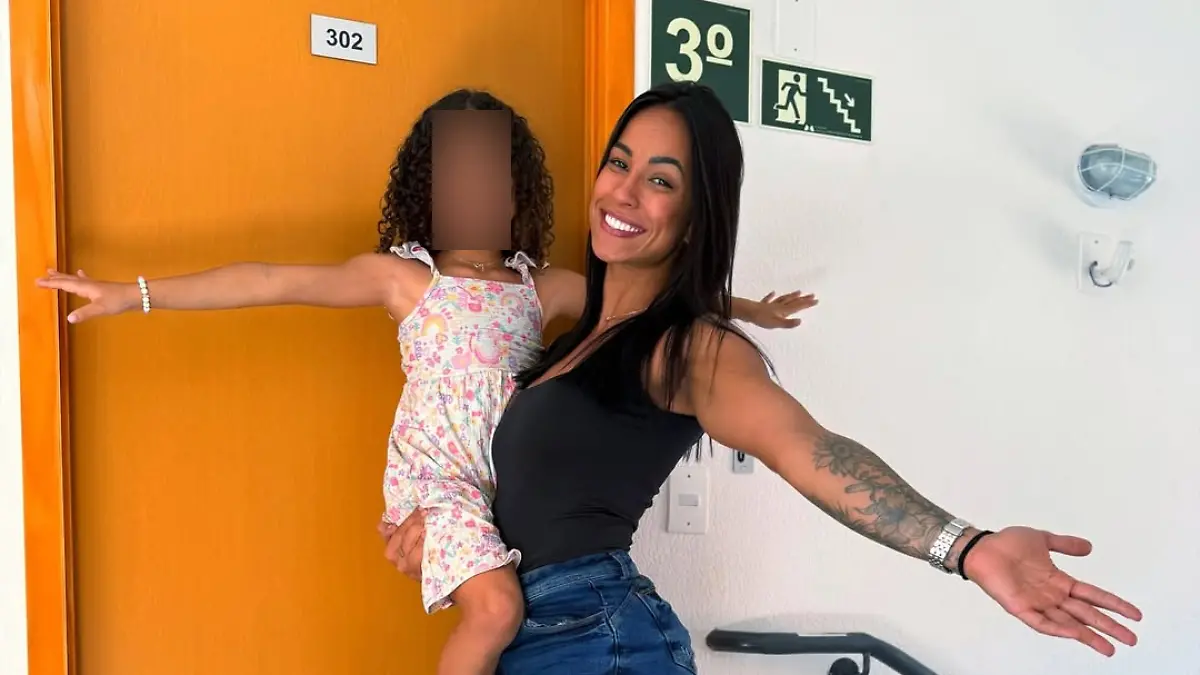 Karla Thaynnara mit ihrer Tochter