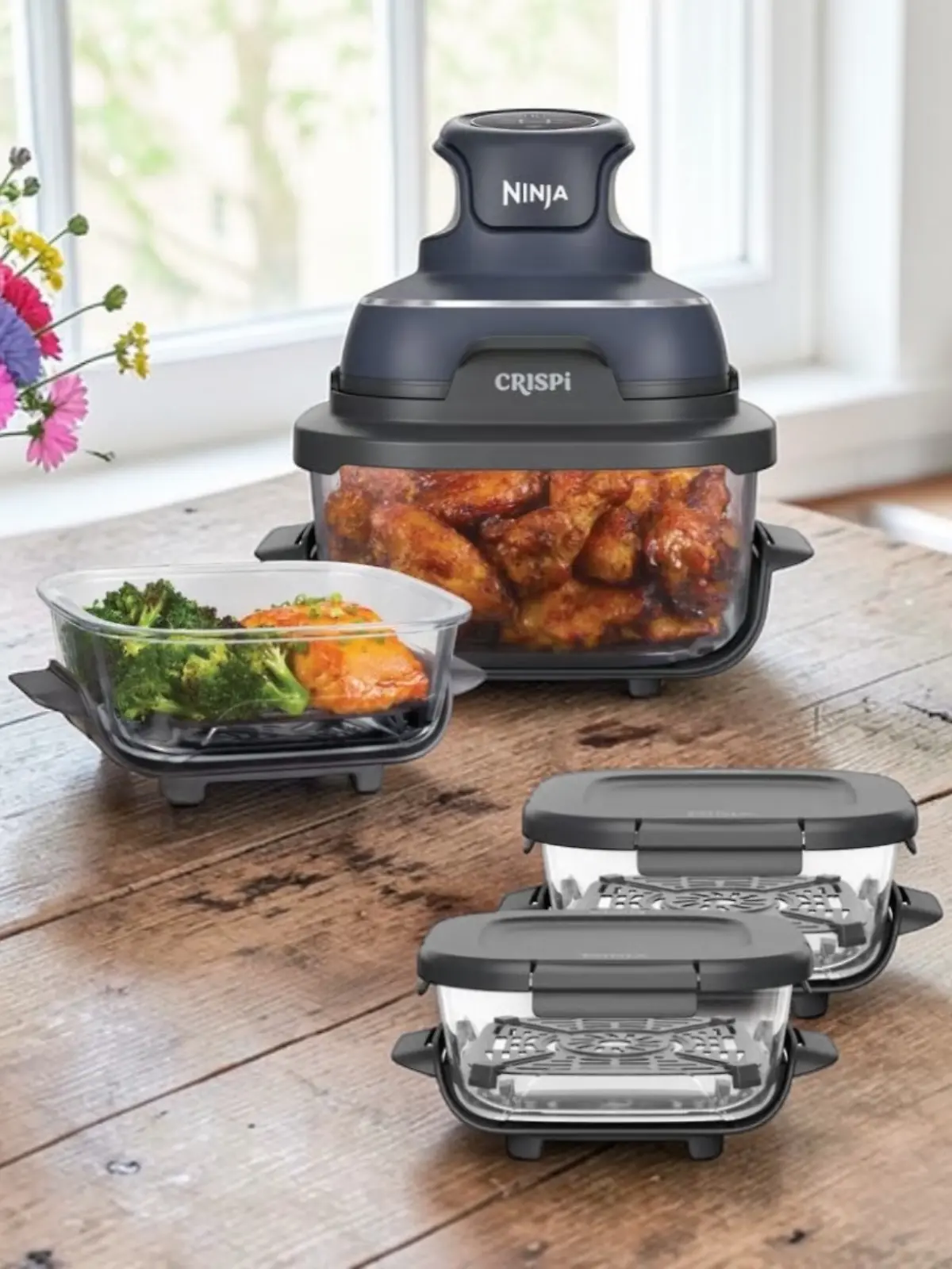 Ninja Crispi FN101EUGY auf Tisch in der Küche. 