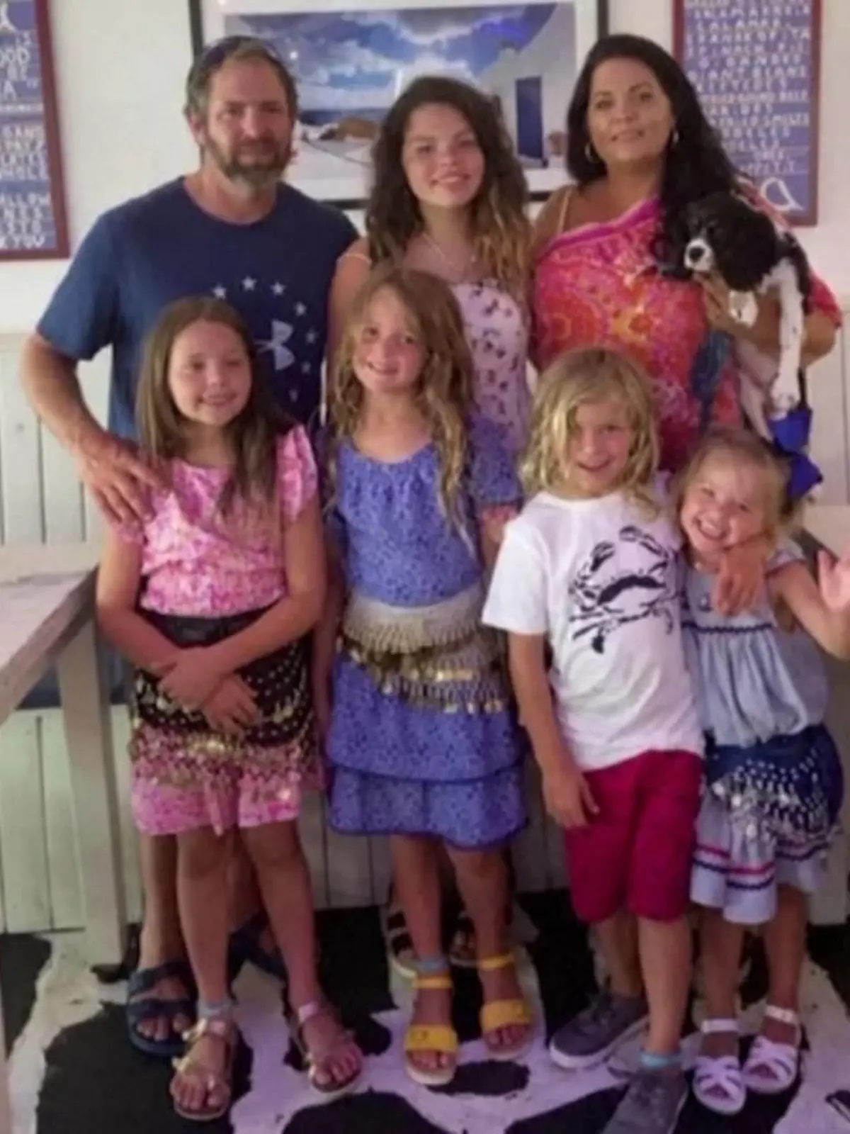 Tate und Christine Ezzi mit ihren Kindern