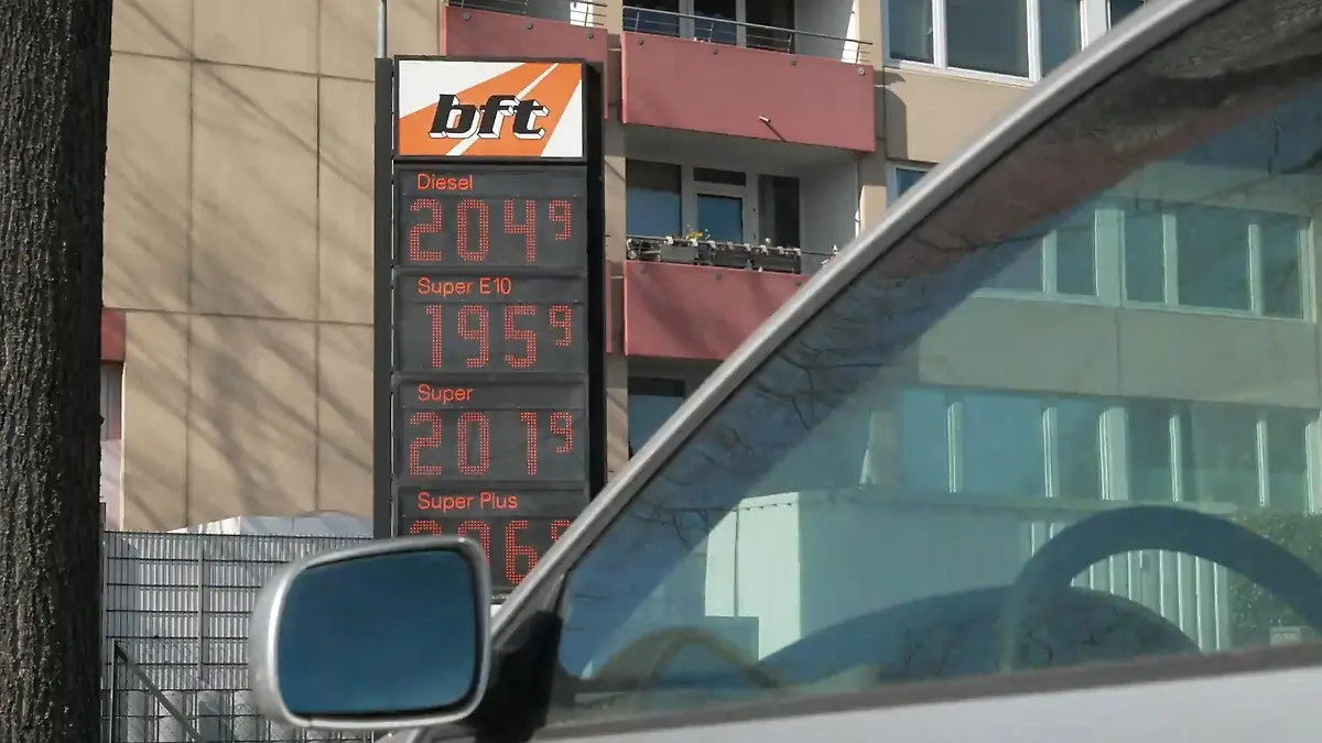 Preisschock an der Tankstelle Ist wirklich der Krieg schuld?