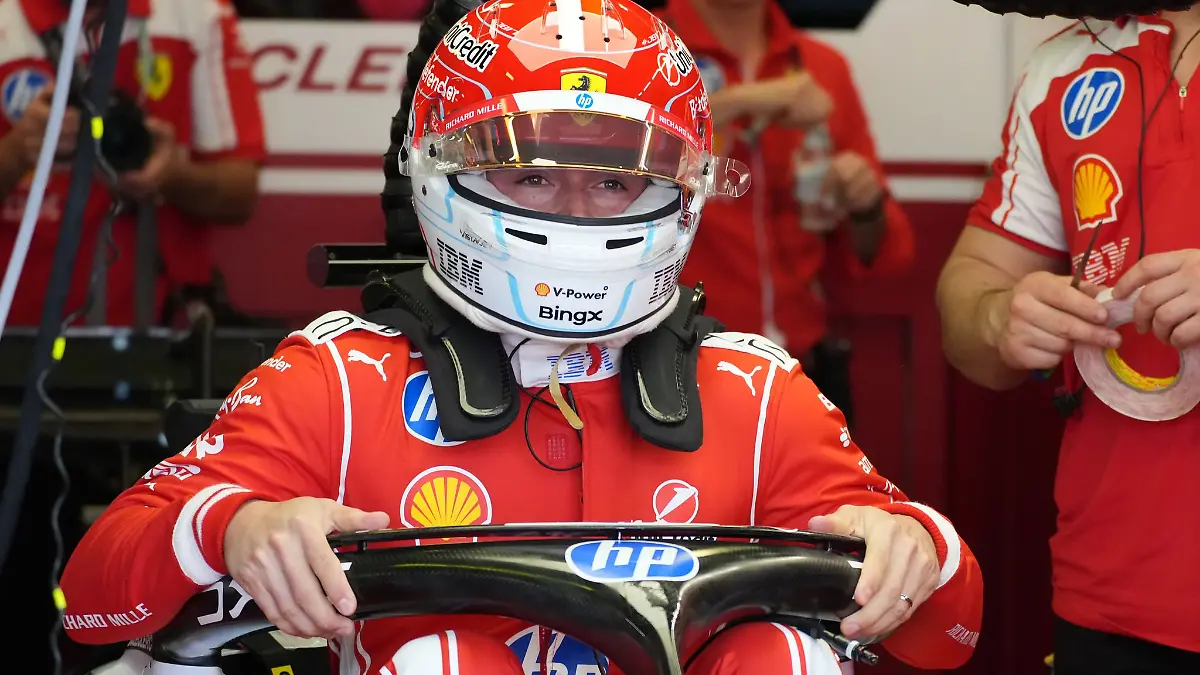 Charles Leclerc holt sich die schnellste Runde.