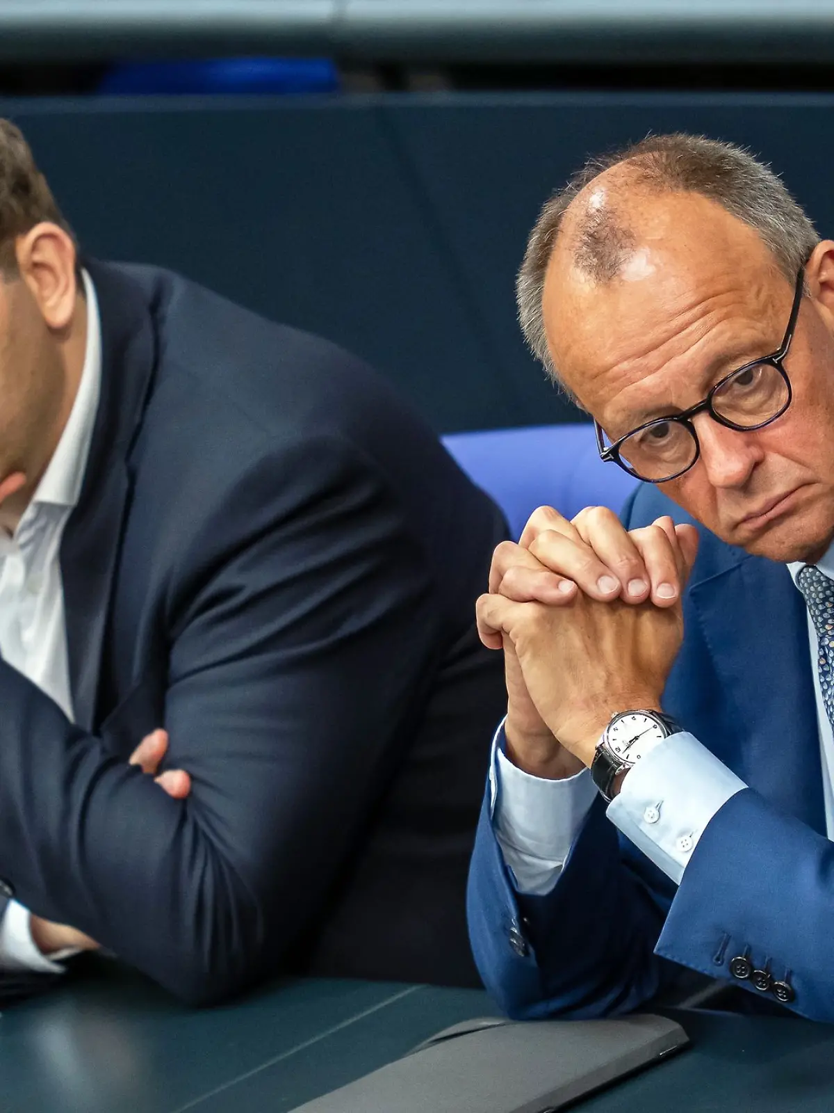 Bild zu: "Merz brüllt Klingbeil an! Wie lange hält die Koalition das noch aus?"