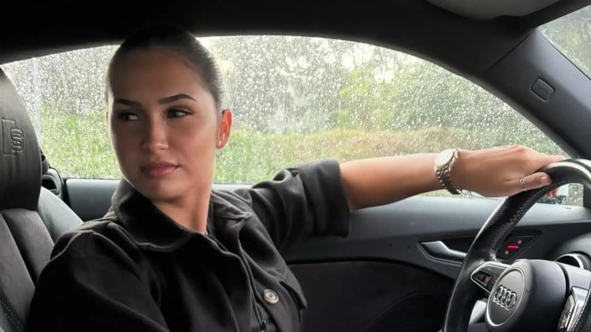 Ex-Polizistin Sarah Omari (22)