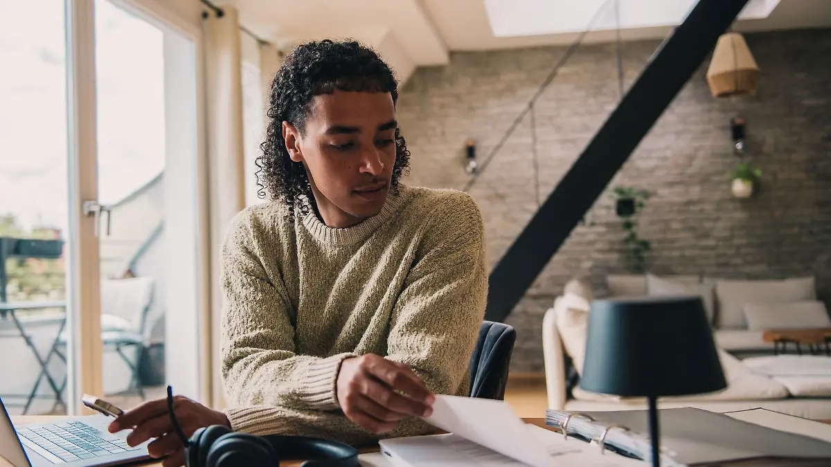 Steuerliche Entlastung im laufenden Jahr: Wer einen Freibetrag beim Finanzamt beantragt, zahlt monatlich weniger Lohnsteuer.