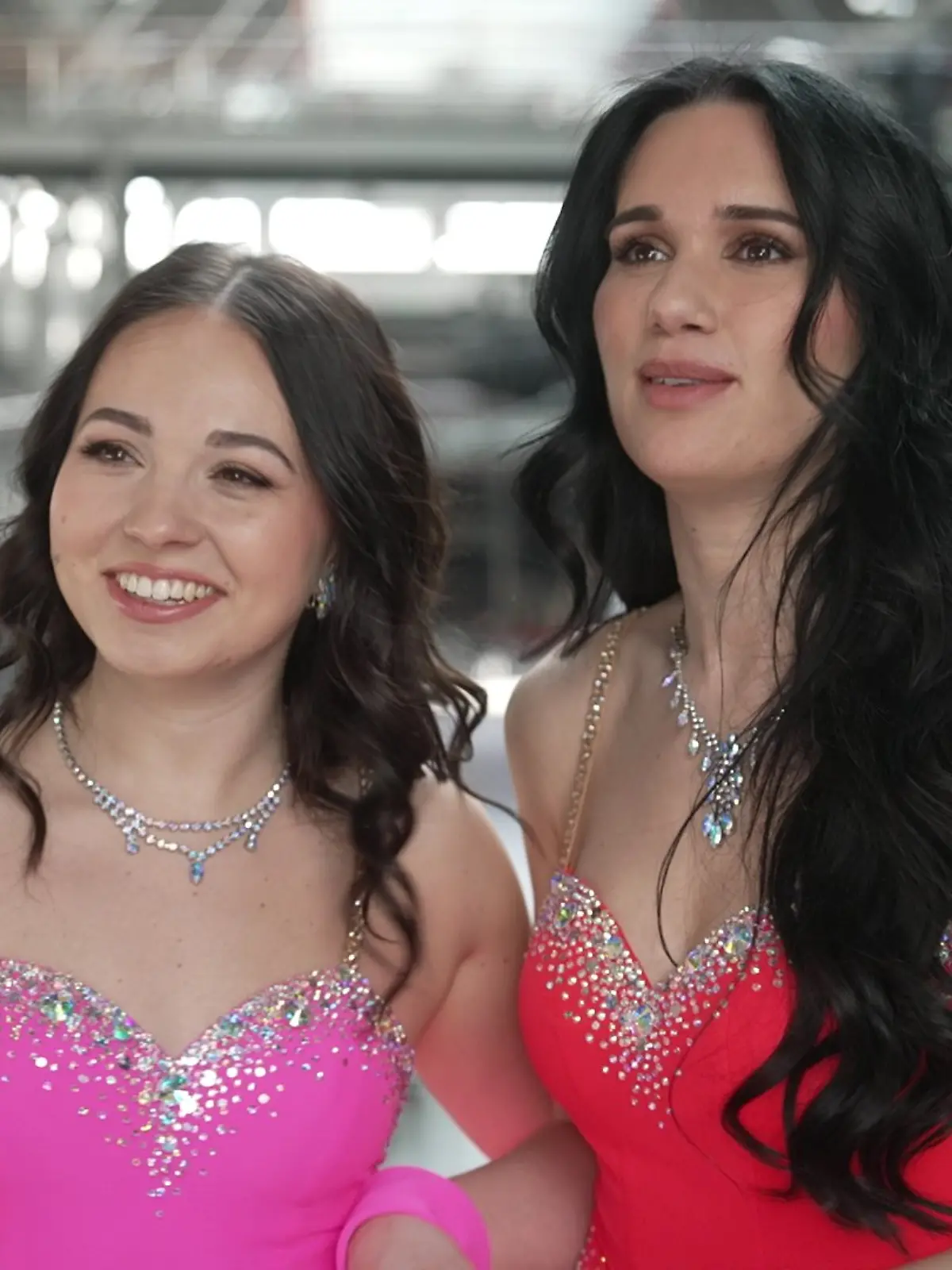 Vanessa Borck und Victoria „Vika” Sauerwald tanzen heute Abend einen Wiener Walzer zu „Boyfriend” von Dove Cameron.