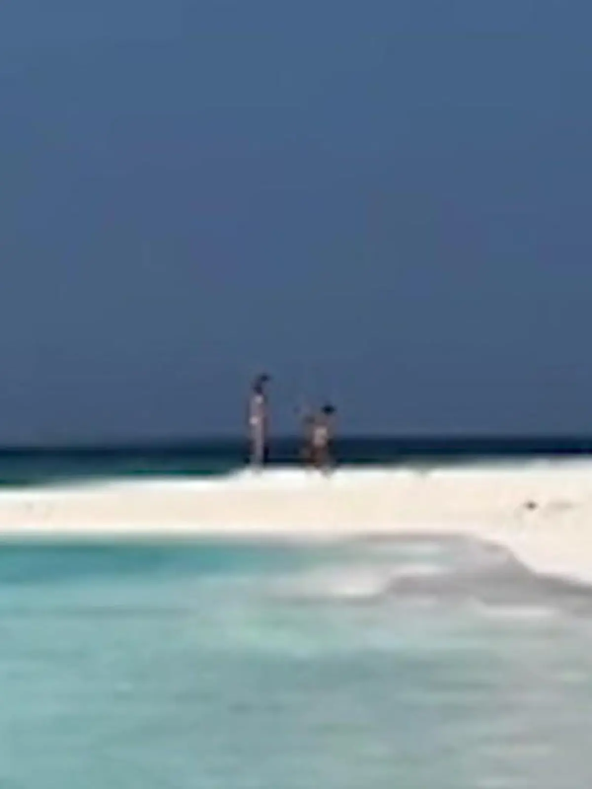 Bild zu: "Hüllenloser Heiratsantrag! Influencer geht nackt vor ihr auf die Knie – im Urlaubsparadies"