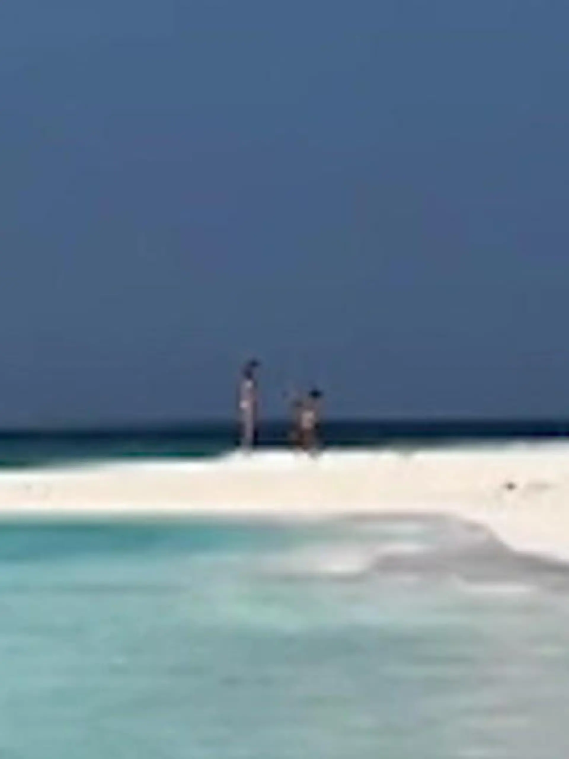 Bild zu: "Hüllenloser Heiratsantrag! Influencer geht nackt vor ihr auf die Knie – im Urlaubsparadies"