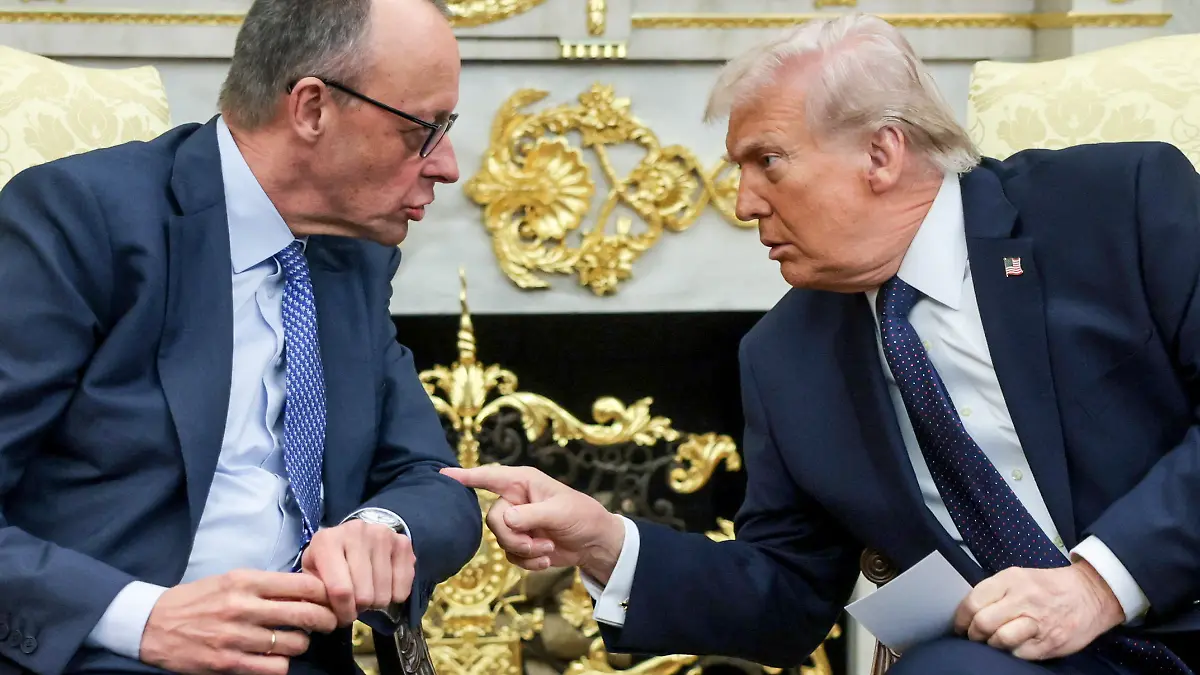 U.S. President Donald Trump and German Chancellor Friedrich Merz meet in the Oval Office at the White House in Washington, D.C., U.S., March 3, 2026. REUTERS/Jonathan Ernst