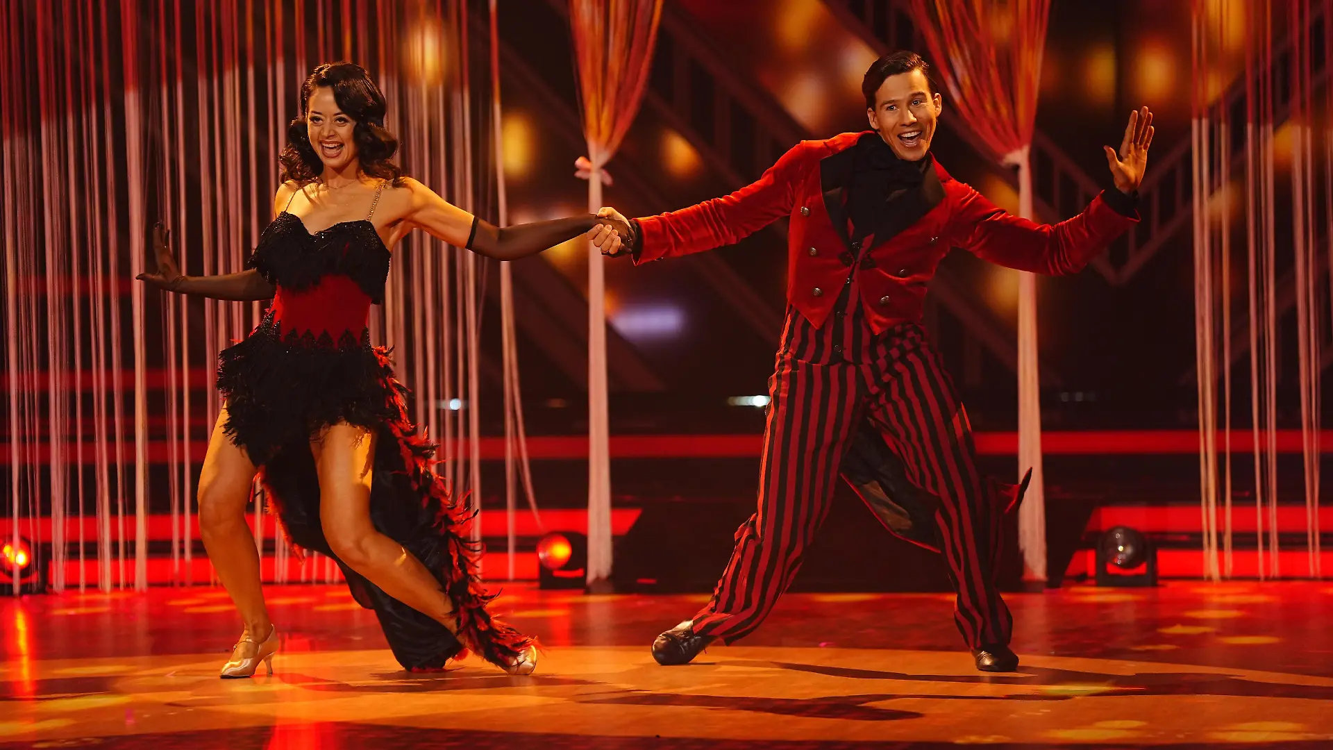 Joel Mattli überzeugt mit dem Quickstep - doch die Jury will mehr! „Let’s Dance” 2026 Show 1