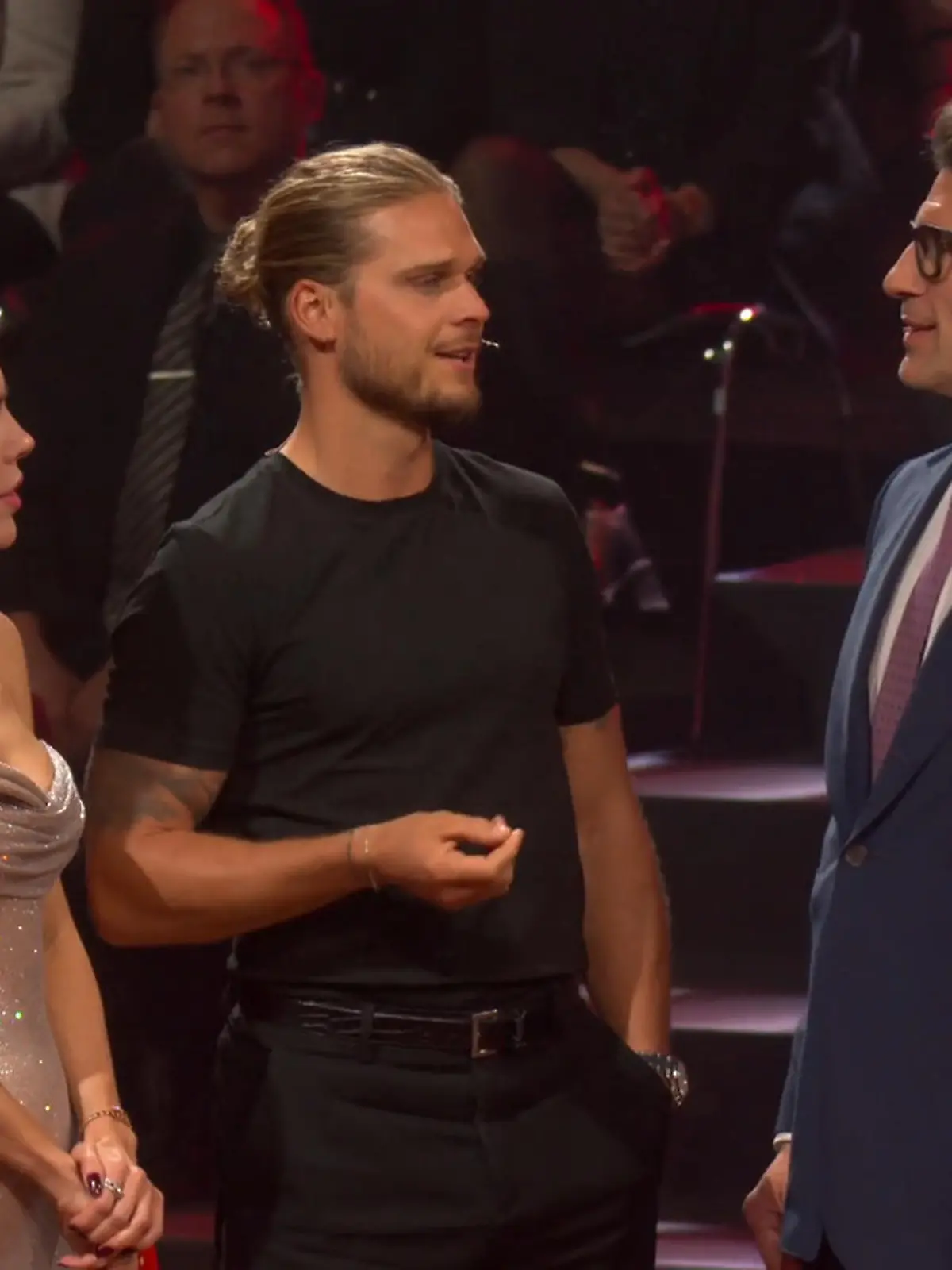 Bild zu: "Dancing Star Rúrik Gíslason holt die Umschläge"