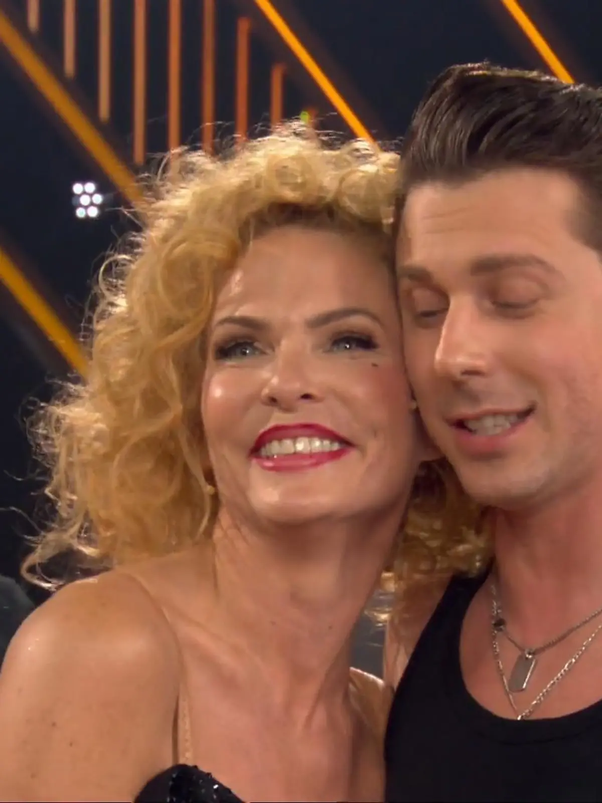 Bild zu: "Sonya Kraus muss „Let’s Dance“ verlassen – ihre ersten Worte"