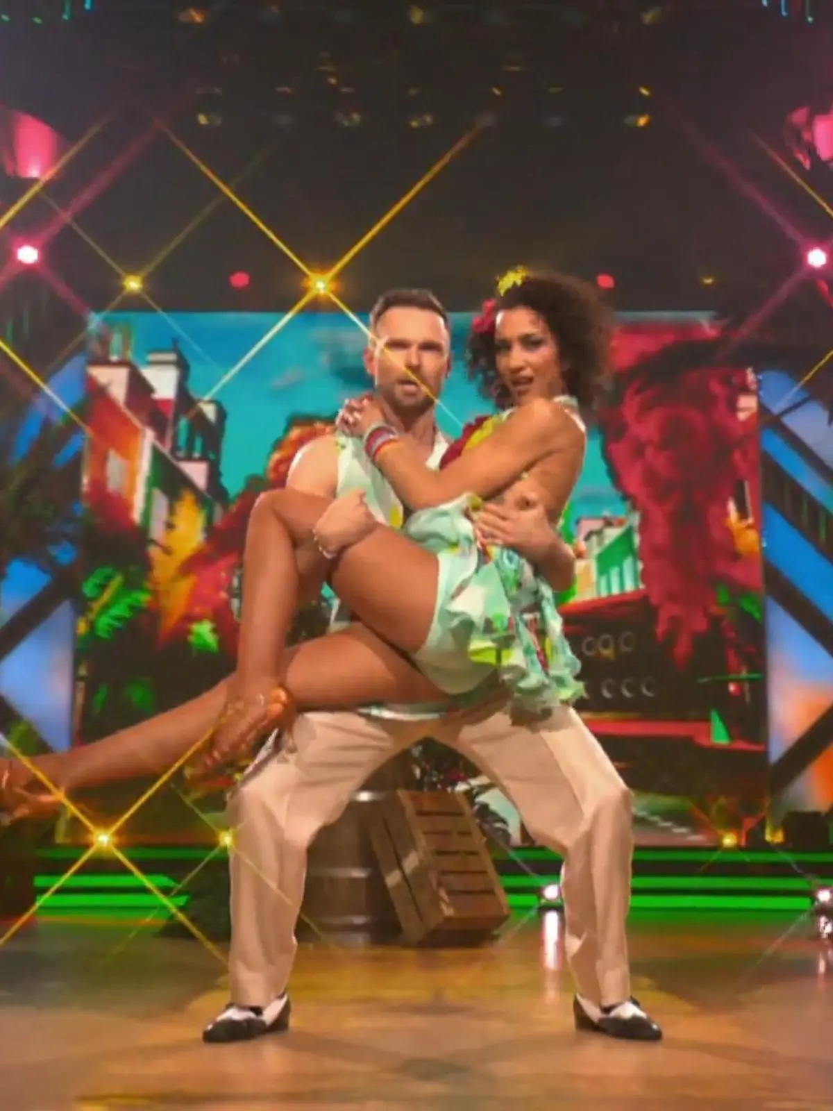 Bild zu: "Was macht diese neue Nähe mit den Promis?"