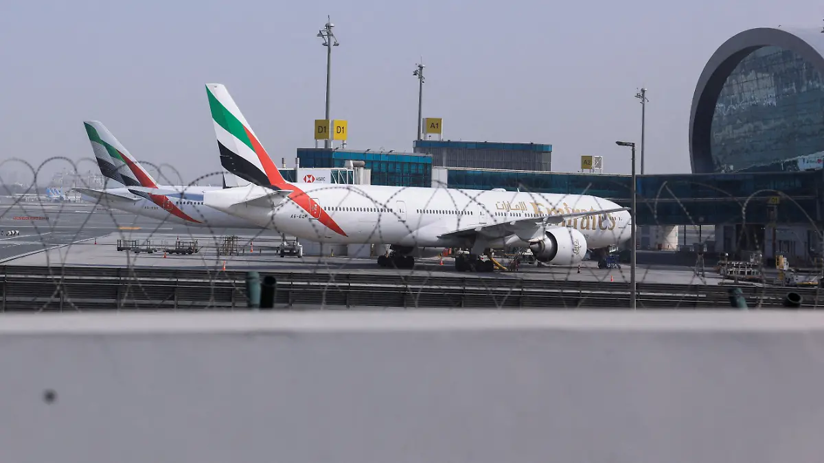 Der Flugbetrieb ist erneut eingestellt worden (Symbolbild).