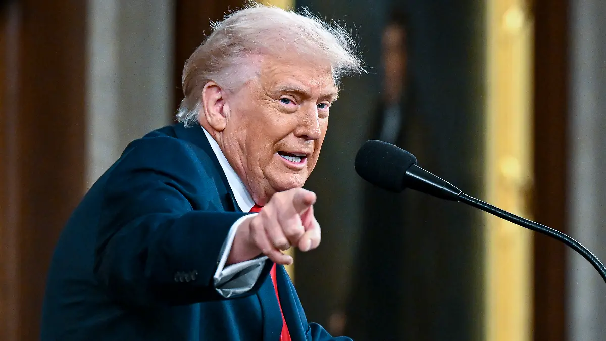 WASHINGTON, DC - FEBRUARY 24:  U.S. President Donald Trump delivers the State of the Union address during a joint session of Congress in the House Chamber at the Capitol on February 24, 2026 in Washington, DC. Trump delivered his address days after the Supreme Court struck down the administration's tariff strategy, and amid a U.S. military buildup in the Persian Gulf threatening Iran. (Photo by Kenny Holston-Pool/Getty Images)
