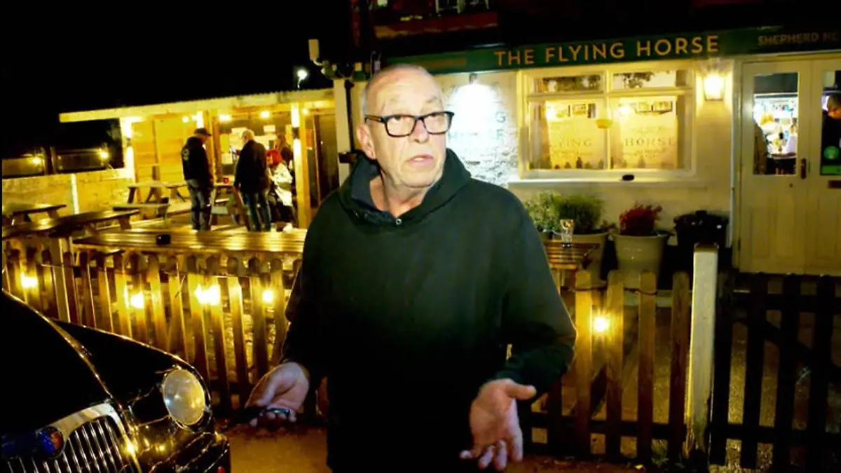 Behörden-Irrsinn: Ein Wirt, der zu nett zu seinen Gästen ist Wirt fährt seine Gäste Abends kostenlos nach Hause