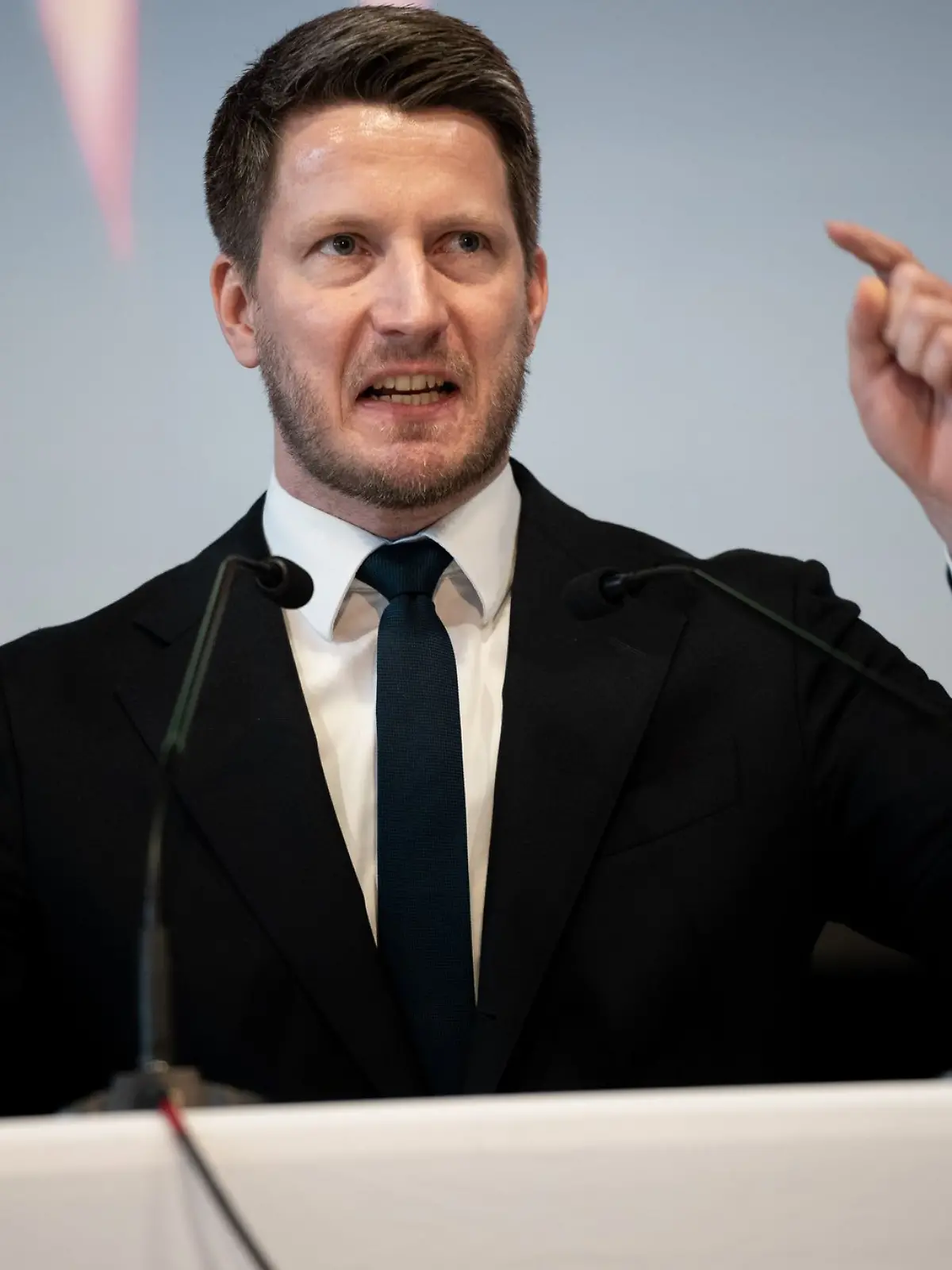 Bild zu: "Vincentz bleibt AfD-Chef in NRW"