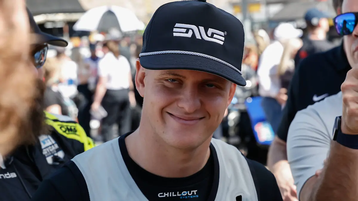 AVONDALE, AZ - MARCH 07: Mick Schumacher  47 Rahal Letterman Lanigan Racing Honda smiles before the IndyCar, Indy Car, IRL, USA Series Good Ranchers 250 on March 7, 2026 at Phoenix Raceway in Avondale, Arizona. Photo by Kevin Abele/Icon Sportswire AUTO: MAR 07 NTT IndyCar Series Good Ranchers 250 EDITORIAL USE ONLY Icon260307007