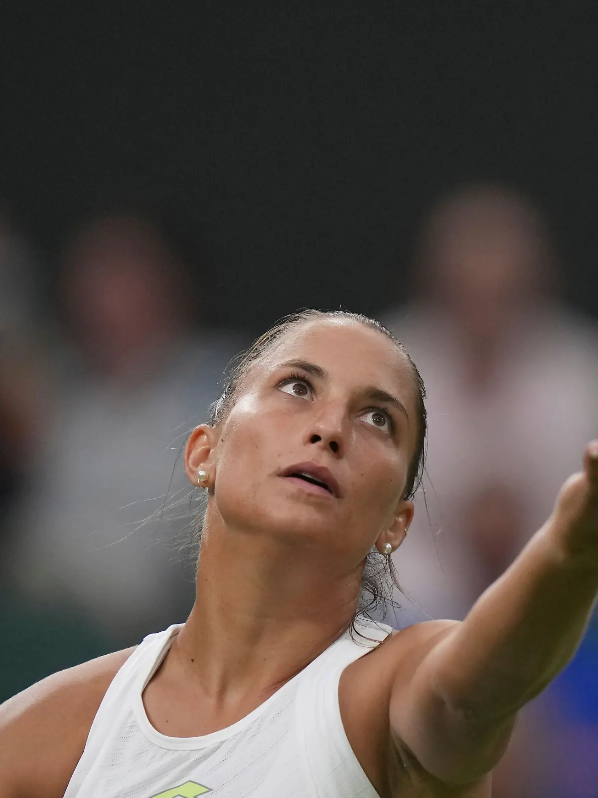 Tennisspielerin Panna Udvardy berichtet von Drohungen gegen ihre Familie und fordert mehr Schutz für Spielerinnen. 