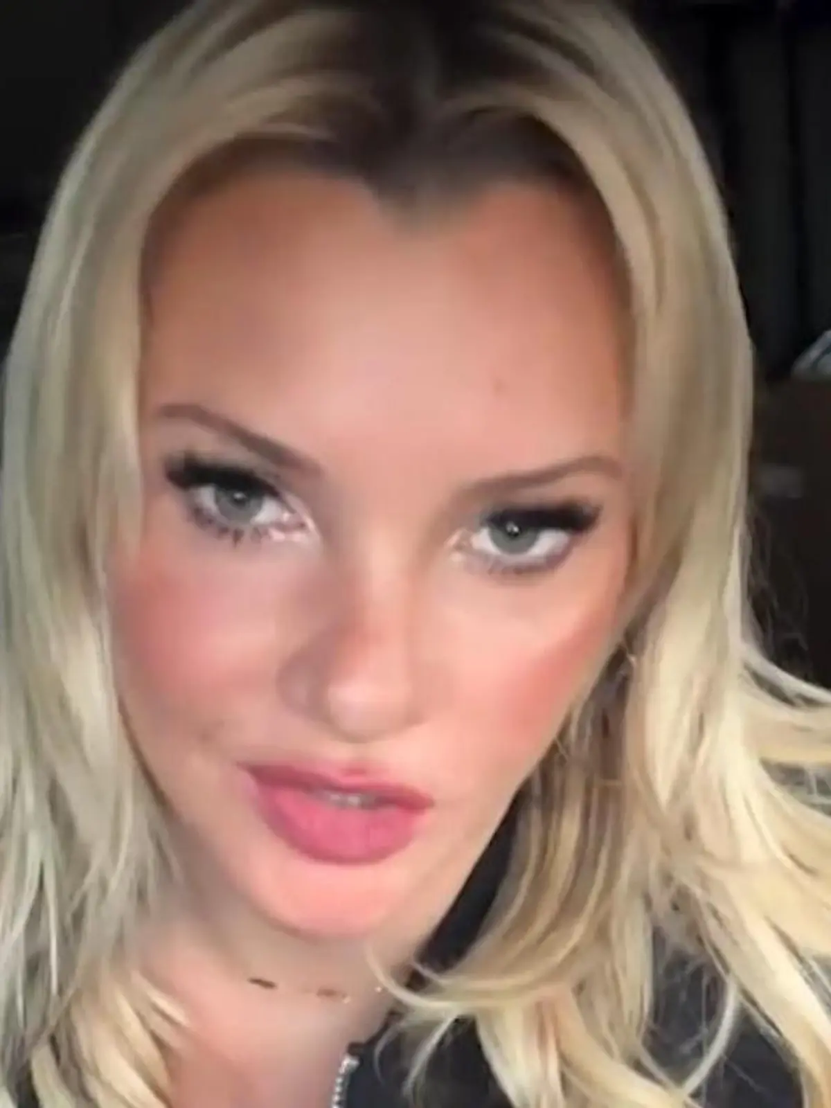 Bild zu: "Evelyn Burdecki will Tier retten – und muss plötzlich blechen!"