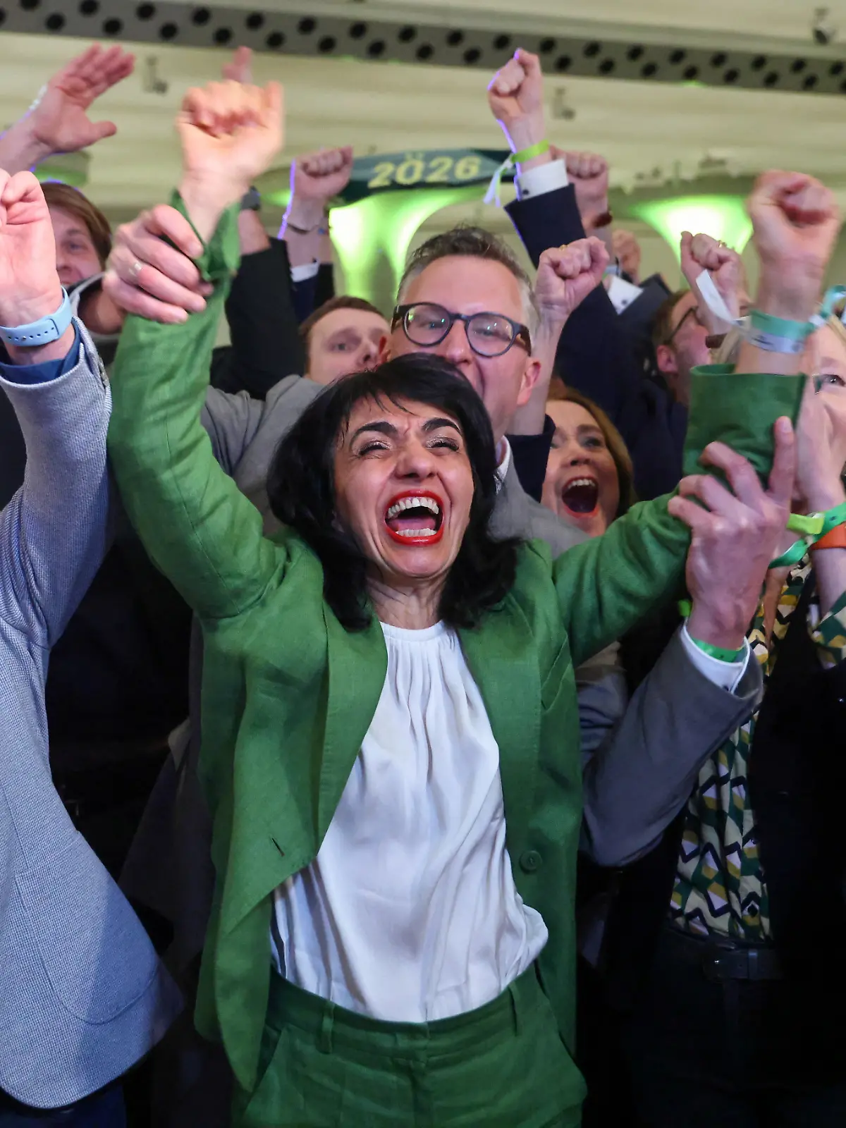 Bild zu: "Grüne triumphieren bei Landtagswahl in Baden-Württemberg – was ihr jetzt wissen müsst"