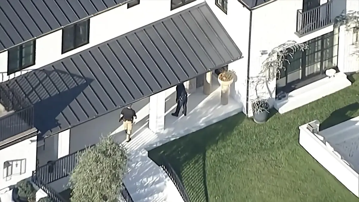 Riesen-Schock für Megastar! Frau feuert mehrere Schüsse auf Villa von Sängerin Rihanna Familie war zu Hause