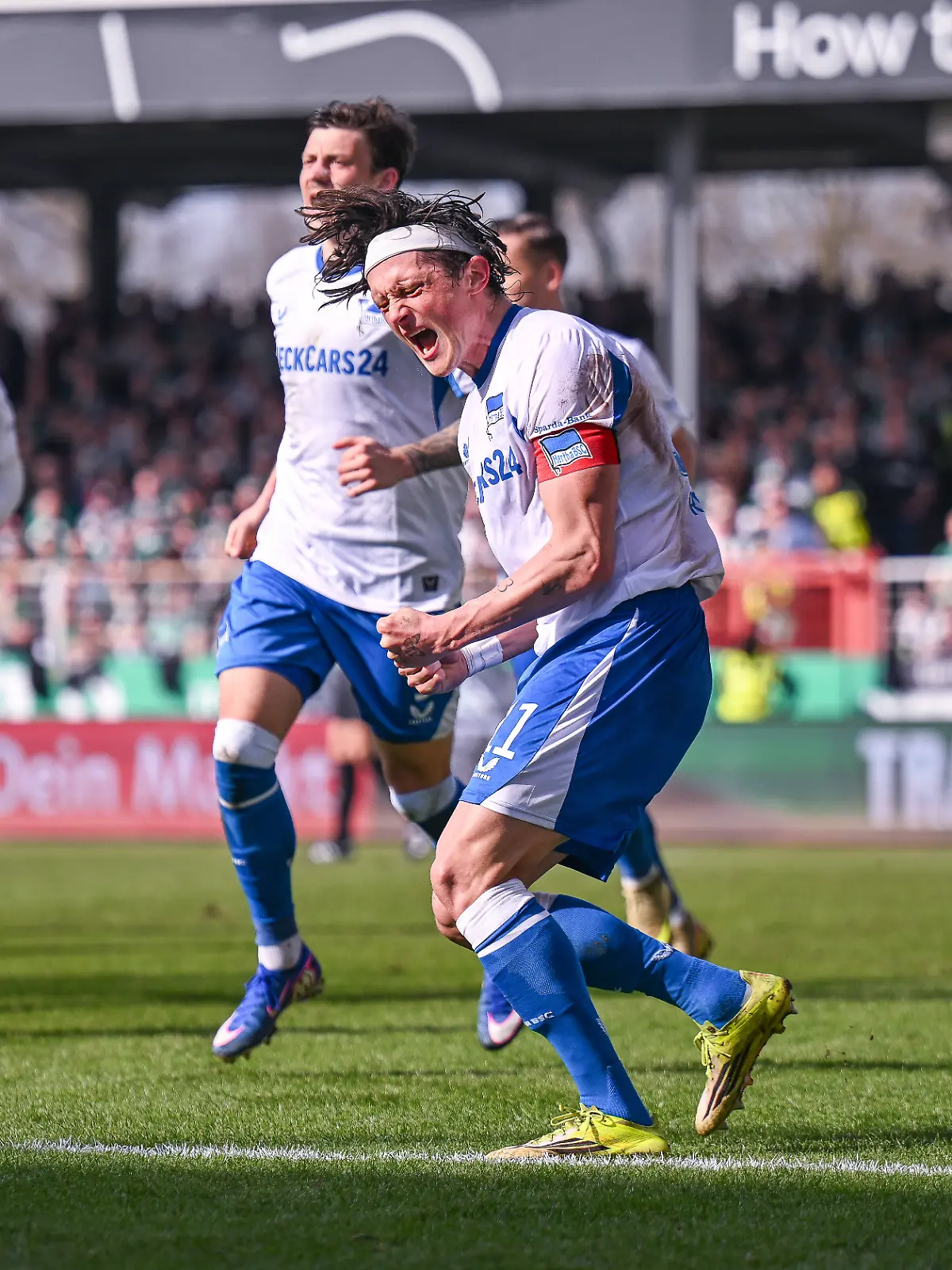 Jubelt Fabian Reese (vorne) wieder? Das Topspiel der 2. Bundesliga Hertha BSC gegen VfL Bochum seht ihr bei RTL live in TV und Stream