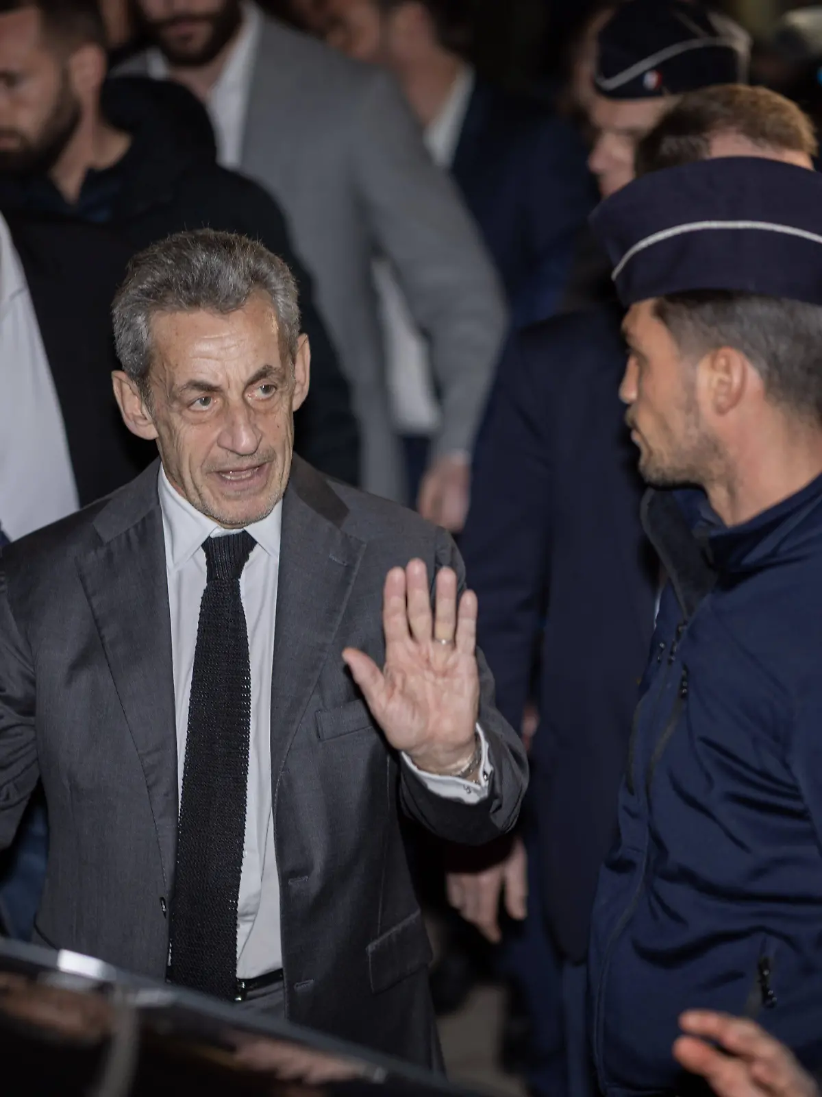 Nicolas Sarkozy dedicace son dernier livre "Le journal d un prisonnier" editions Fayard, Librairie de la Presse. Menton FRANCE - 12/12/2025//SYSPEO_sysB062/Credit:Syspeo/SIPA/2512122221