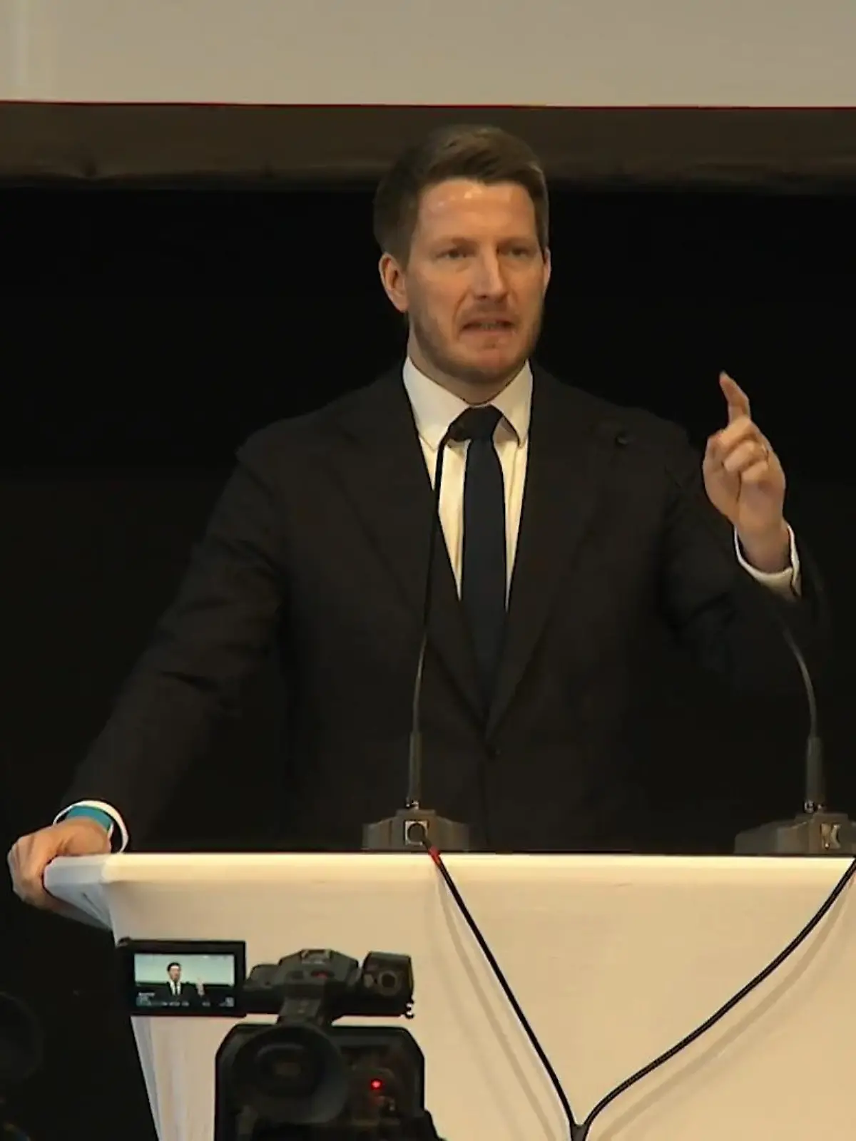 Bild zu: "Vincentz bleibt AfD-Chef in NRW"