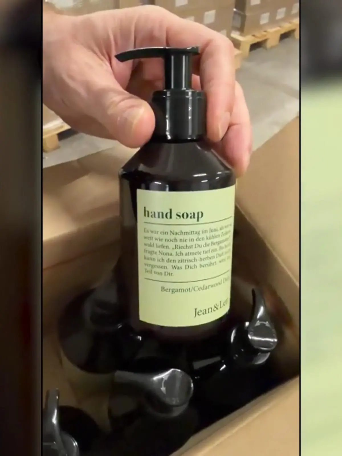 Bild zu: "33 Paletten Handseife von Ex-RTL-Moderator geklaut"