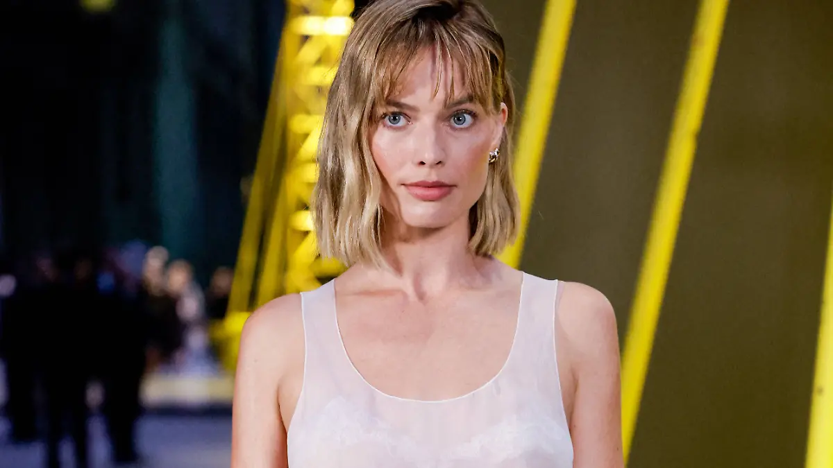 Margot Robbie at the photocall of the Chanel Womens Ready to Wear Collection Fall Winter 2026 2027 during Paris Fashion Week PFW at the Grand Palais, Paris, France, March 9, 2026 Olivier Borde Bestimage Photocell at the Chanel Fashion Show Ready to Wear Collection Fall Winter 2026 2027 during Paris Fashion Week on March 09, 2026 Paris France PUBLICATIONxNOTxINxFRAxUKxUSAxAUSxBEL Copyright: xOLIVIERxBORDEx/xBESTIMAGExOLIVIERxBORDEx/xBESTIMAGEx