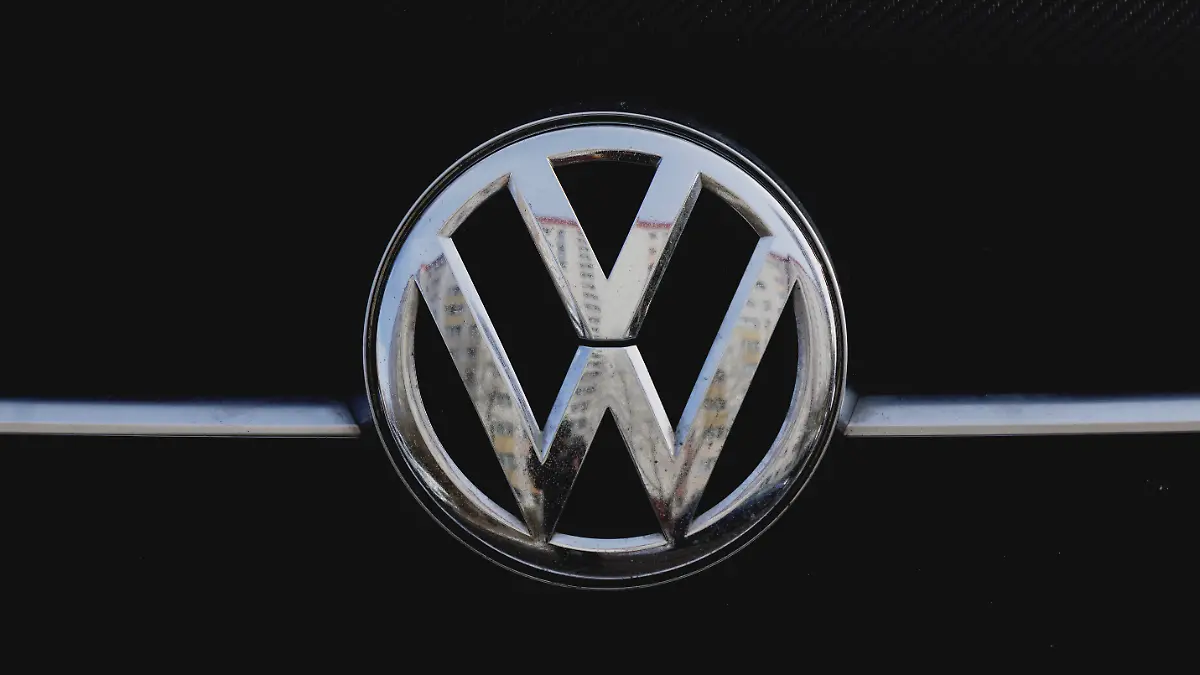 Emblem von VW (Volkswagen), aufgenommen in Berlin, 19.02.2026.