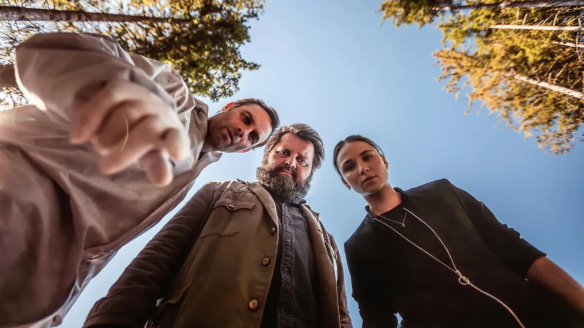 Sebastian Loncar (Jonas Laux, l.), Konrad Behringer (Antoine Monot), (Ela Jenning (Cosima Henman)