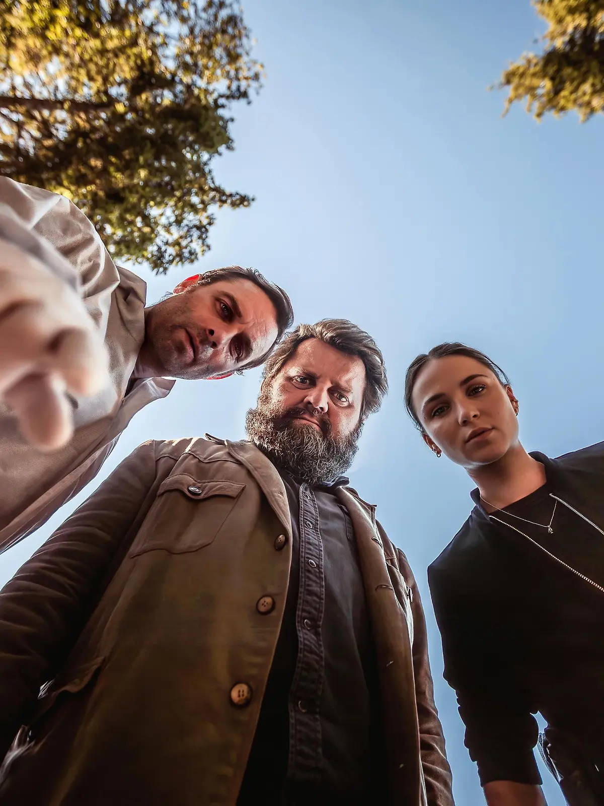 Sebastian Loncar (Jonas Laux, l.), Konrad Behringer (Antoine Monot), (Ela Jenning (Cosima Henman)