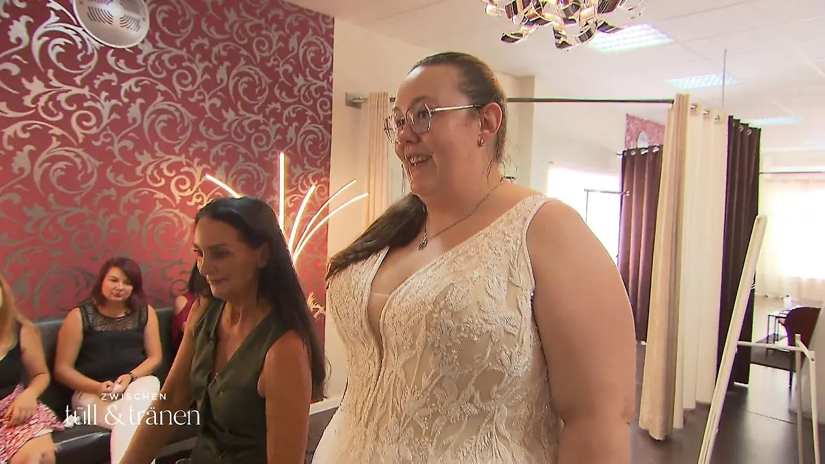 Nur fünf Kleider kommen infrage Wird Susi fündig?