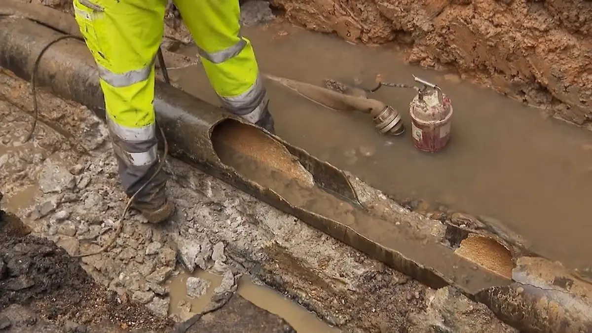 Wasserrohrbruch in Wuppertal – mit Folgen Alles rationiert!