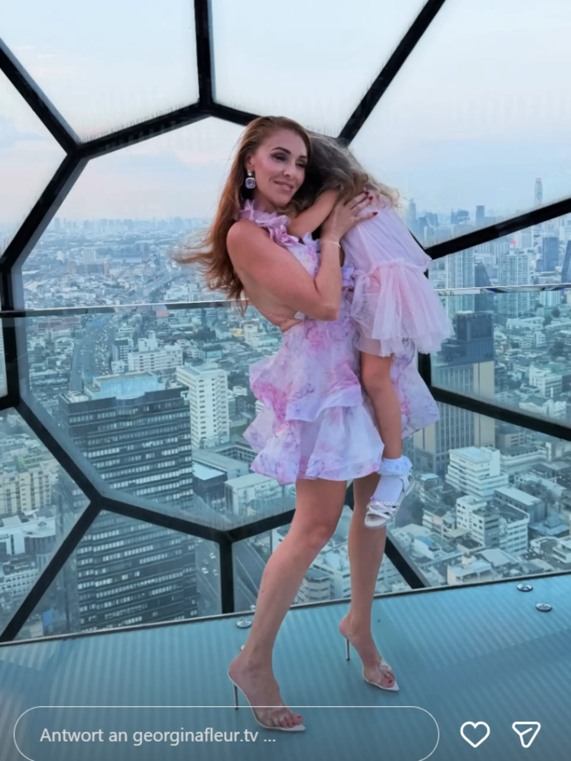 Georgina und ihre Tochter sind wieder vereint.