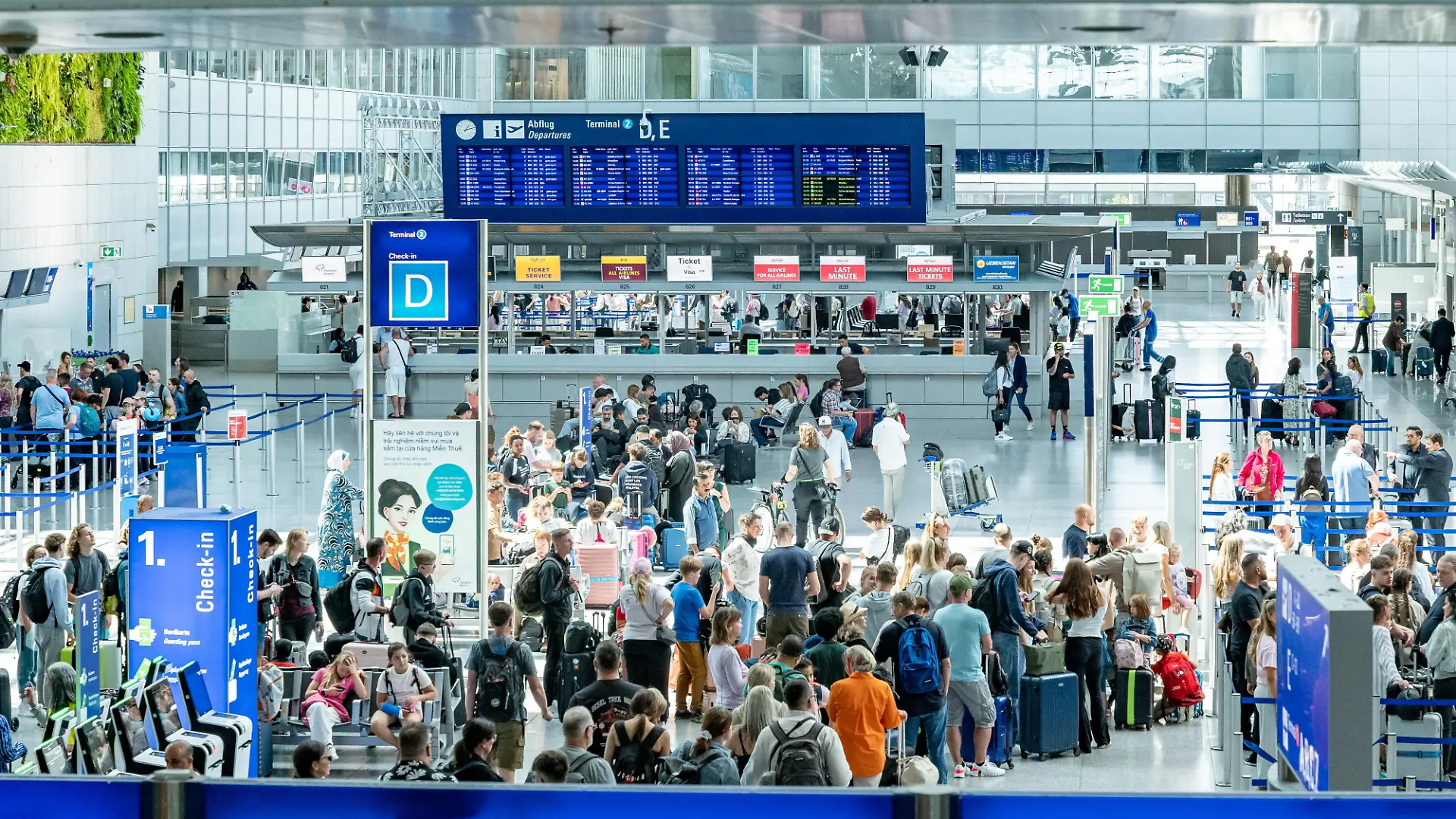 Der Flughafen Frankfurt rät zu früher Anreise in den Sommerferien