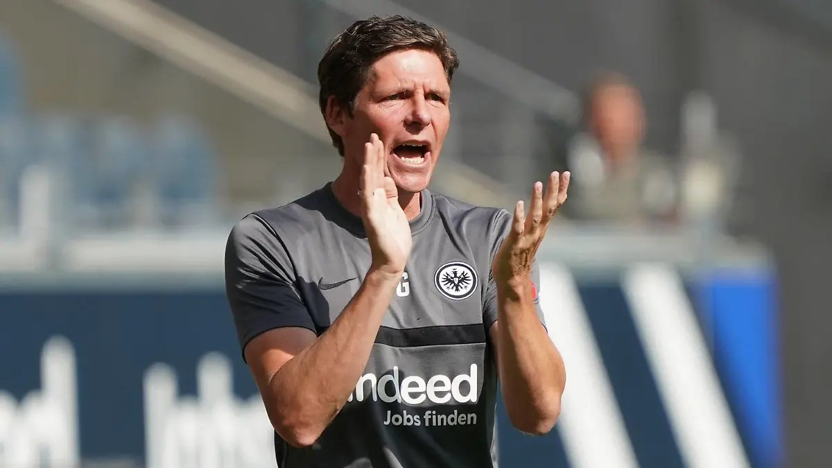 Trainer Oliver Glasner Eintracht Frankfurt schreit herum - 24.07.2021 Fussball 1. Bundesliga, Saison 21/22, Freundschaftsspiel, SG Eintracht Frankfurt vs. Racing Straßburg, Deutsche Bank Park, emonline, emspor, *** Coach Oliver Glasner Eintracht Frankfurt screams around 24 07 2021 Football 1 Bundesliga, season 21 22, friendly, SG Eintracht Frankfurt vs Racing Strasbourg, Deutsche Bank Park, emonline, emspor,