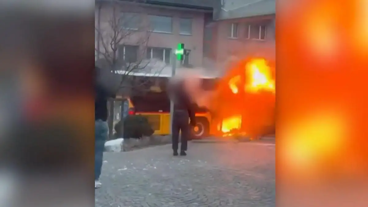 Sechs Tote bei Bus-Inferno in der Schweiz – zündete ein Mann das Feuer? Videos zeigen Tragödie