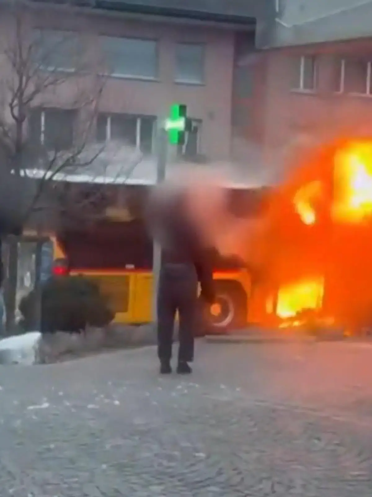 Bild zu: "Sechs Tote bei Bus-Inferno in der Schweiz – zündete ein Mann das Feuer?"