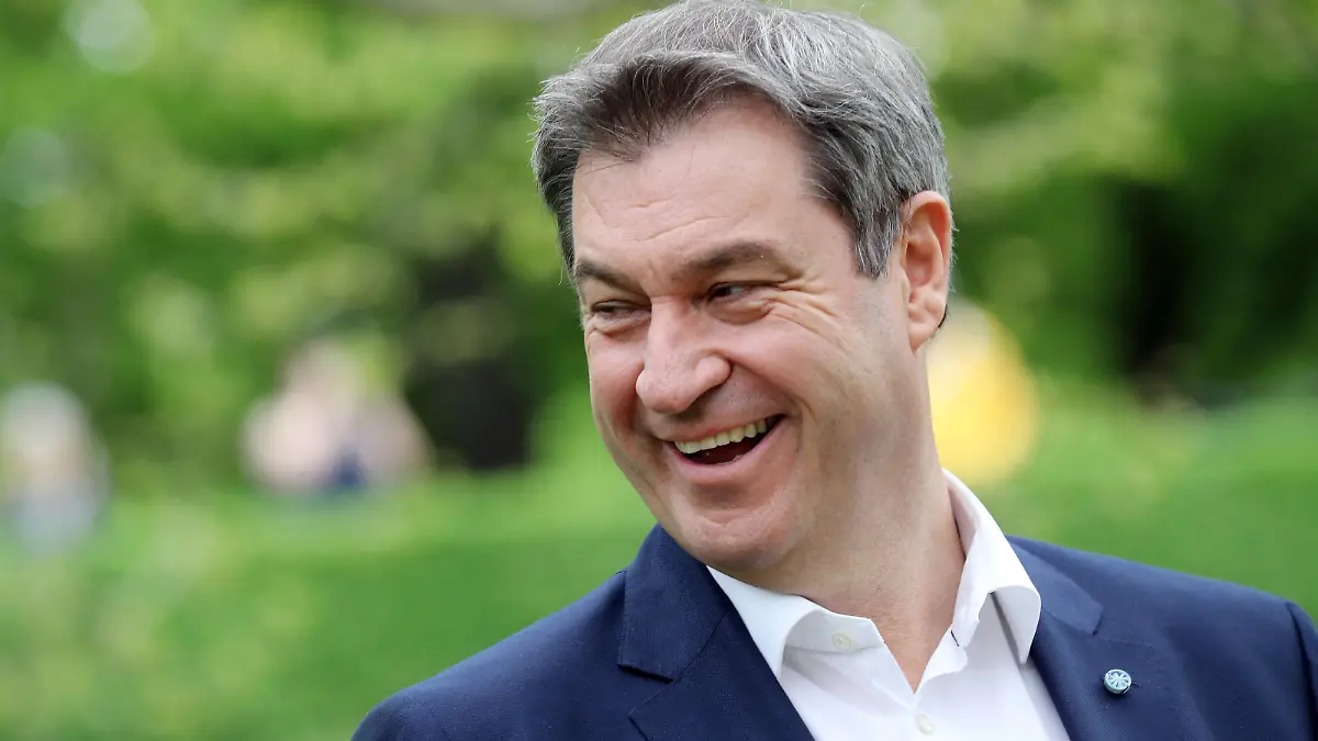  Bundeskanzler Sebastian Kurz besucht Markus Söder in der Staatskanzlei in München Der Österreichische Bundeskanzler Sebastian Kurz besucht den Bayerischen Ministerpräsident in München in der Staatskanzlei, München Bayern Deutschland Garten in der Staatskanzlei *** Federal Chancellor Sebastian Kurz visits Markus Söder at the State Chancellery in Munich The Austrian Federal Chancellor Sebastian Kurz visits the Bavarian Prime Minister in Munich at the State Chancellery, Munich Bavaria Germany Garden at the State Chancellery