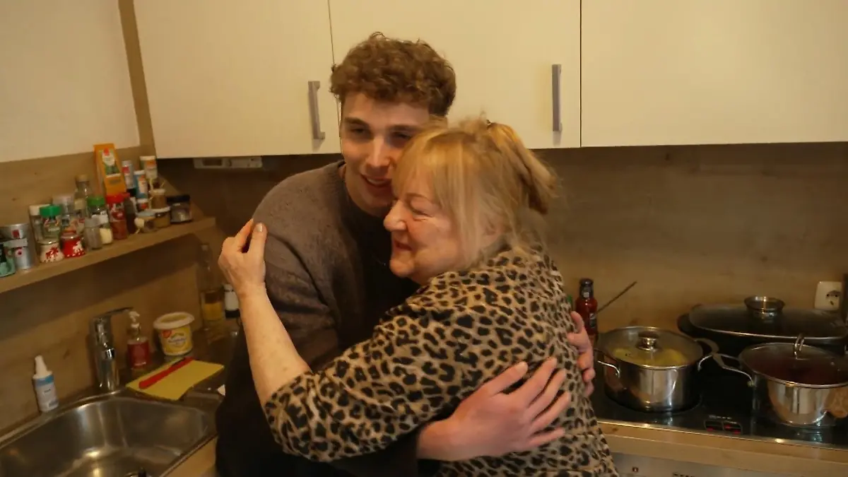 Mehr als eine Million Fans! Oma Ursula ist Granfluencerin Enkel Janek macht sie berühmt