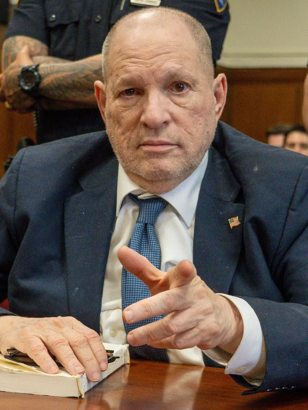 Archivbild: Der ehemalige Filmproduzent Harvey Weinstein erscheint zu seinem Wiederaufnahmeverfahren vor dem Manhattan Criminal Court. Weinstein war 2020 in New York wegen Sexualdelikten zu 23 Jahren Haft verurteilt worden.