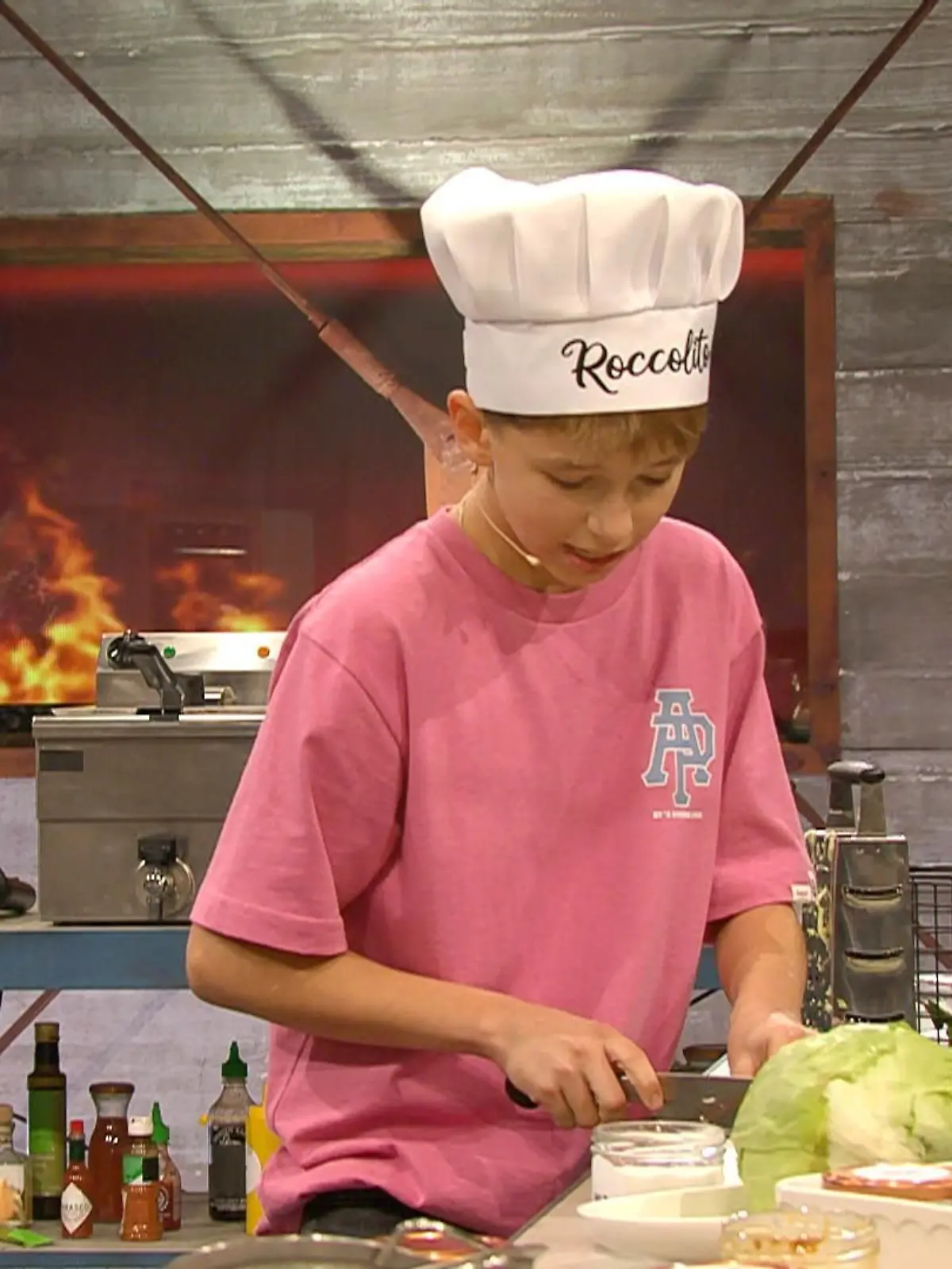 Bild zu: "Frech am Herd! Der 14-Jährige Rocco Pooth fordert Steffen Henssler heraus"