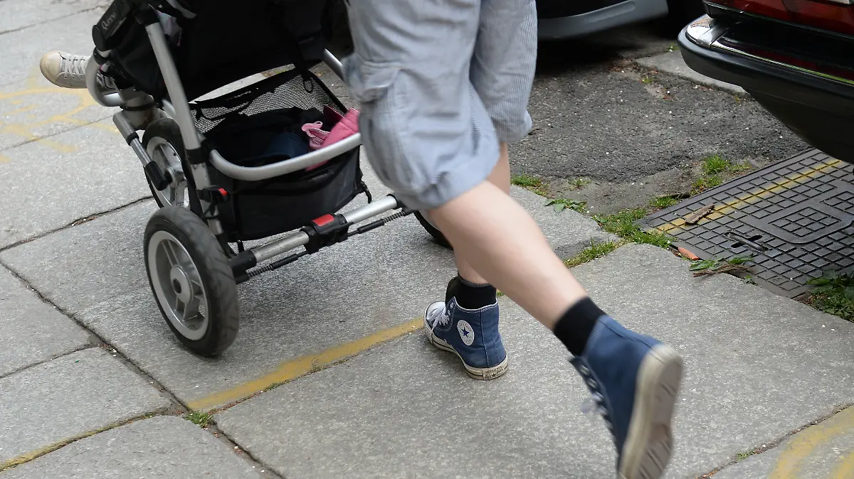 Ein 37-Jähriger verschleppt ein schlafendes Kind in ein Hotelzimmer. Der Verdacht ist widerwärtig. (Symbolbild)